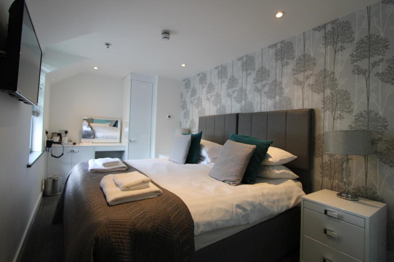 Rose And Crown Hotel & Hope And Anchor Bar Goodwick 외부 사진