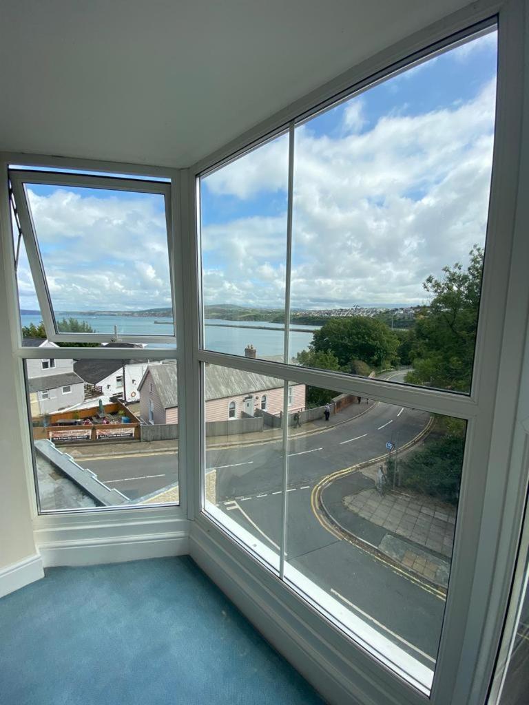 Rose And Crown Hotel & Hope And Anchor Bar Goodwick 외부 사진