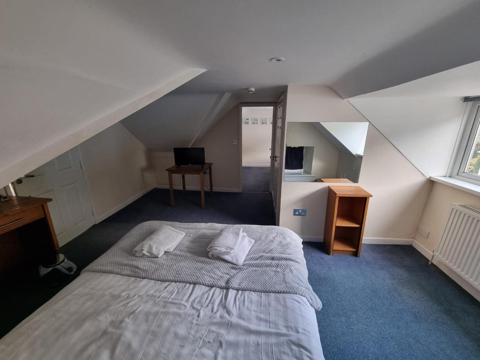 Rose And Crown Hotel & Hope And Anchor Bar Goodwick 외부 사진