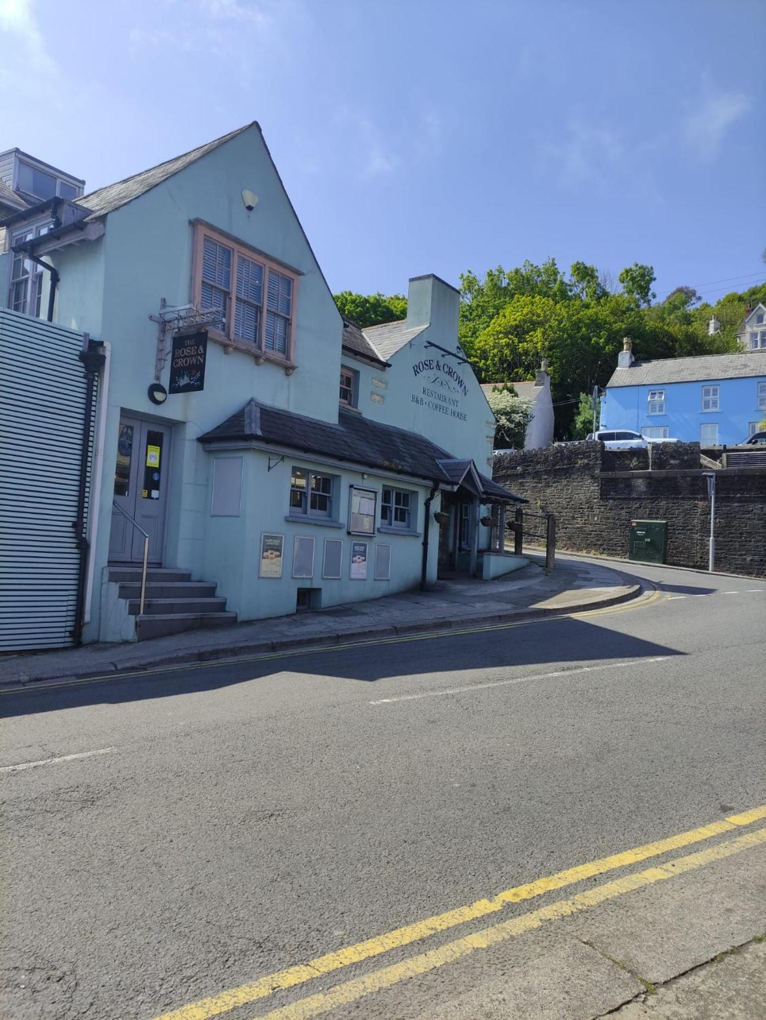 Rose And Crown Hotel & Hope And Anchor Bar Goodwick 외부 사진